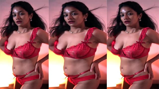 Actress Lavanya Manickam Sexy Bikini Tease Wet Body
