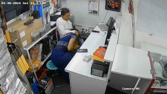 Real Indian Shop Manager Secret Affair Multiple Wives CCTV